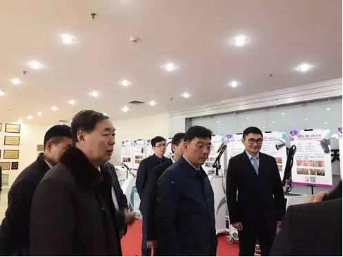 湖北省副省長曹廣晶等省市區領導一行蒞臨楚天團結激光、楚商資本集團考察指導